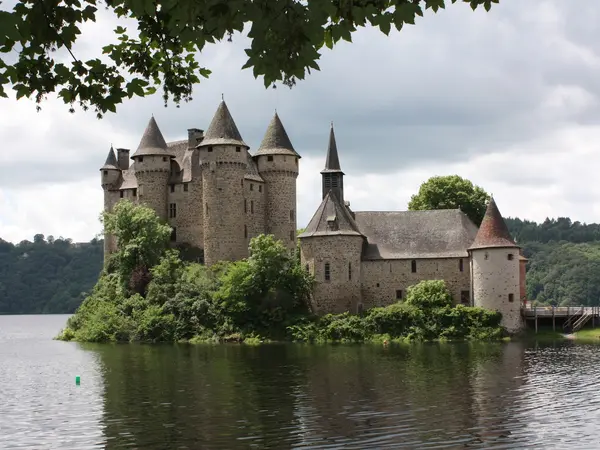 Château de Val, activité à Lanobre — Puy-de-Dôme