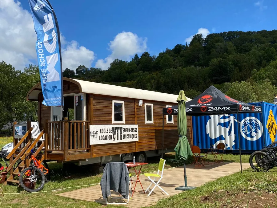 NicoVélo & VéloLive, activité à Besse-et-Saint-Anastaise dans le Puy-de-Dôme