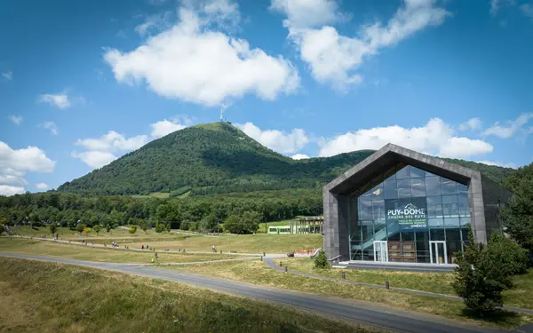 Panoramique des Dômes, activité à Orcines