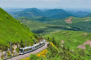 Panoramique des Dômes — vue 2, activité à Orcines (Puy-de-Dôme)