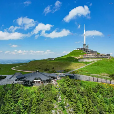 Panoramique des Dômes — vue 3, activité à Orcines (Puy-de-Dôme)