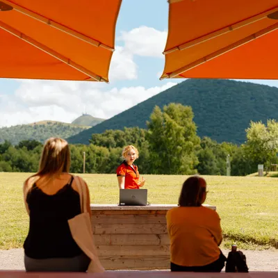 Vulcania — vue 2, activité à Saint-Ours-les-Roches (Puy-de-Dôme)
